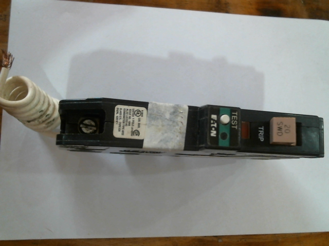 Precio 12 500,00 eaton  breacker cola de conejo