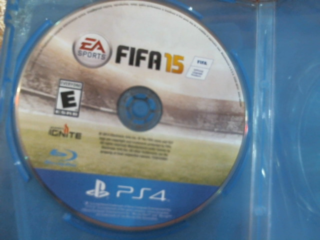 Precio 8 000,00 fifa 15  juego de ps4