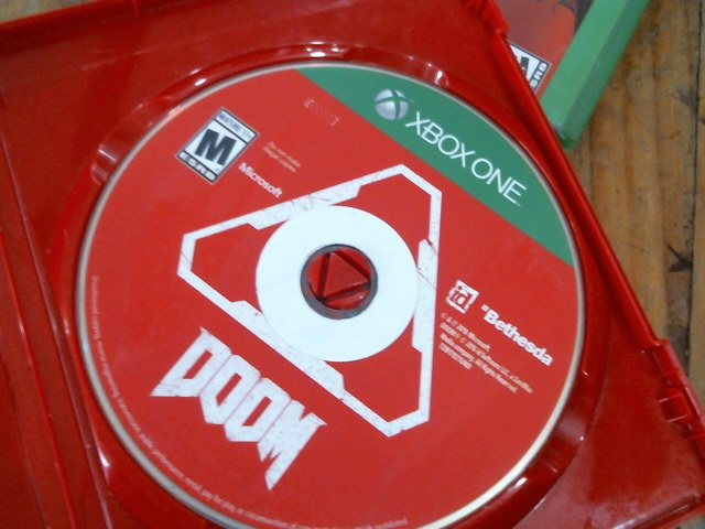 Precio 12 000,00 doom  juego xbox one
