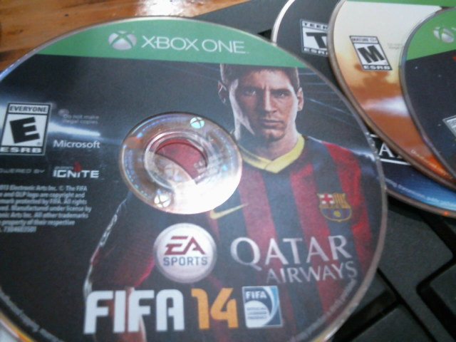 Precio 7 000,00 fifa 14  juego de xbox one