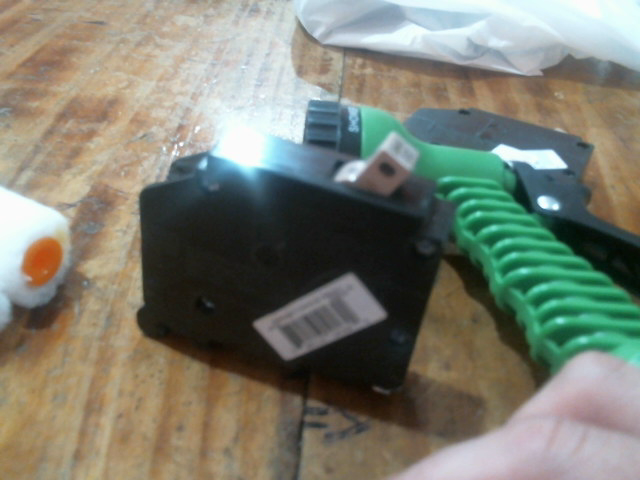 Precio 8 000,00 eaton 20amp  breaker