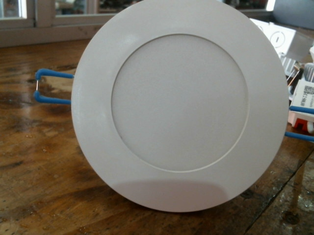 Precio 4 000,00 grande  luz led