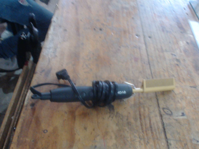 Precio 15 000,00 evok  peine electrico