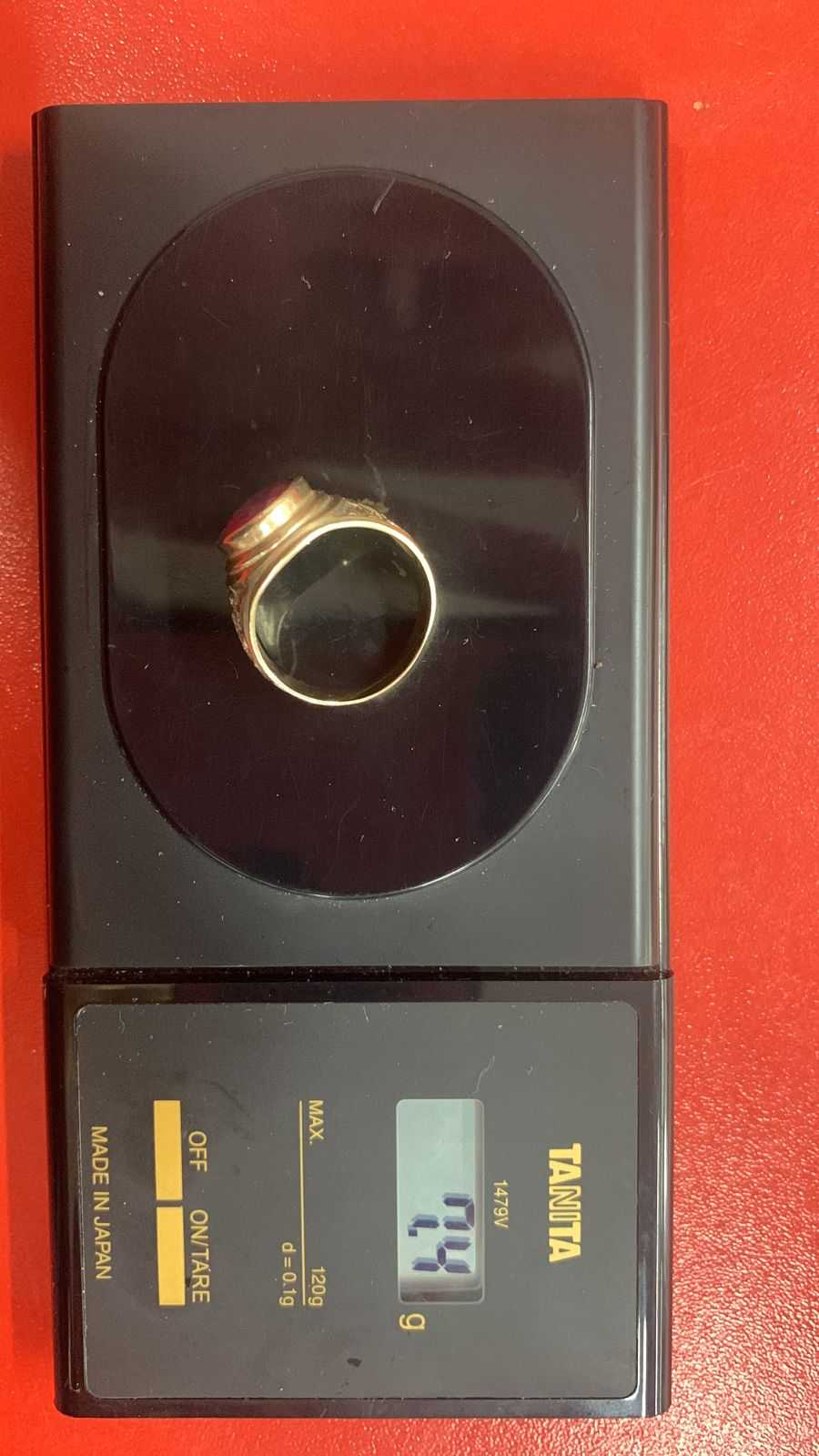 Precio 185 000,00   Anillo de graduacion perla roja talla 9