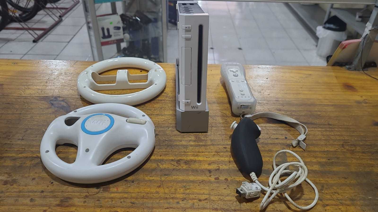 Precio 45 000,00 nintendo wii Consola Wii cables  antena  un control y volante.