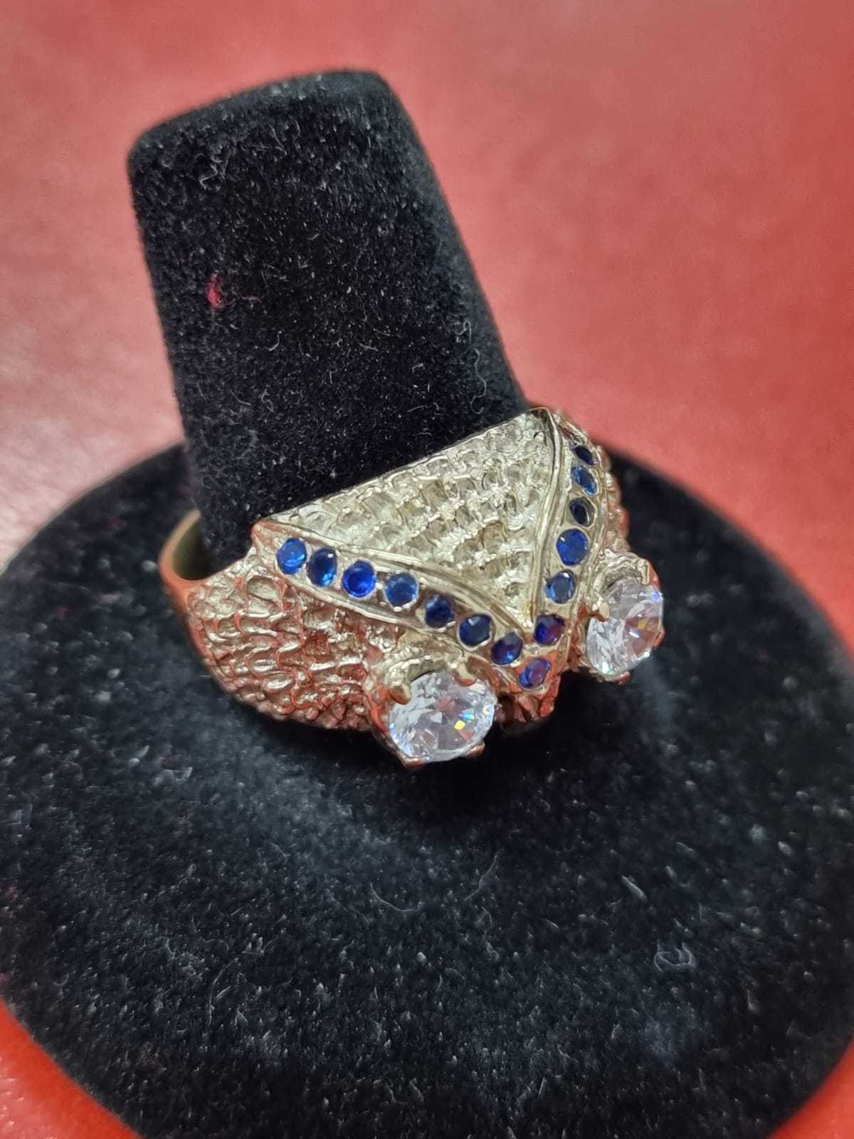 Precio 200 000,00   Anillo forma buho talla 9.5