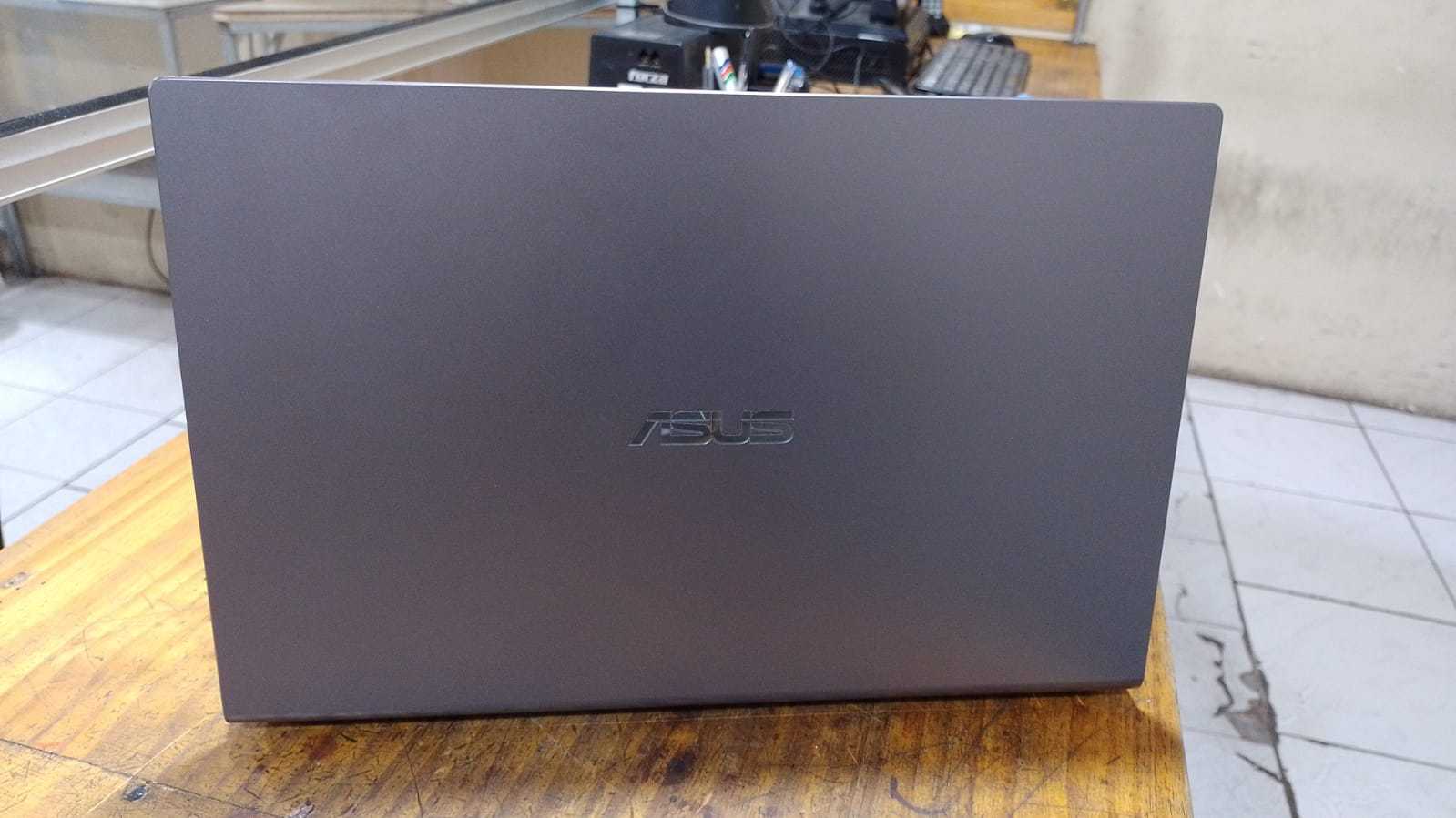 Precio 135 000,00 asus  Laptop core i3  10 gen  4 ram