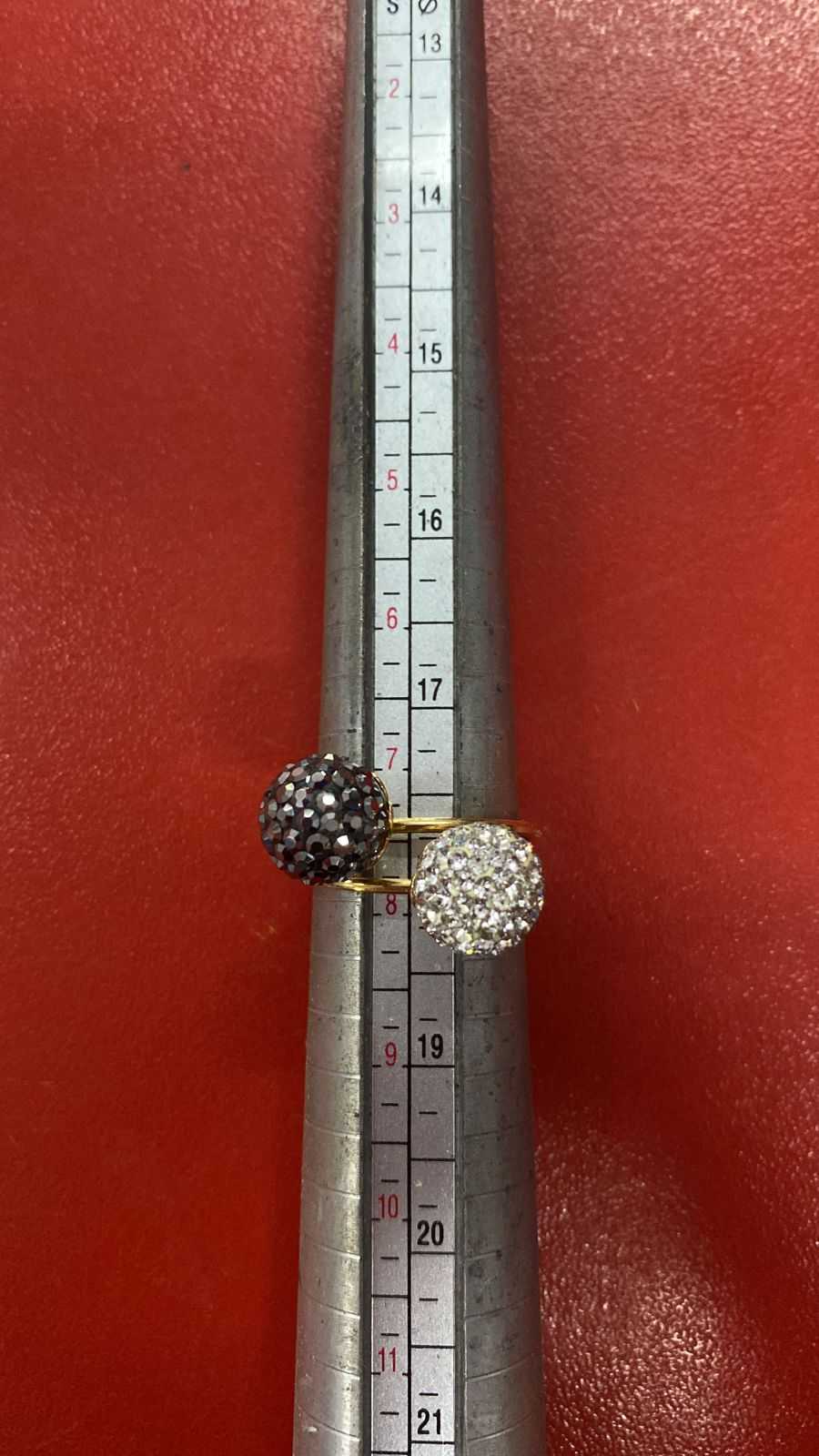 Precio 144 000,00   anillo con doble piedra blanca y negra, talla 7 12