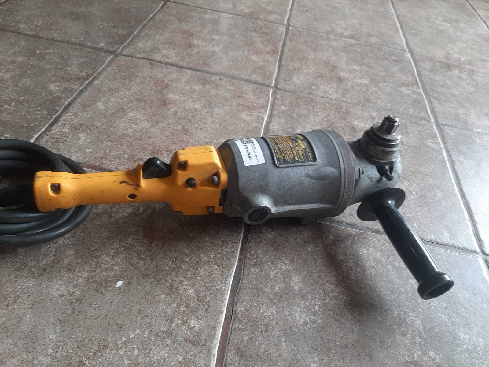 Precio 65 000,00 dewalt 9  esmeriladora