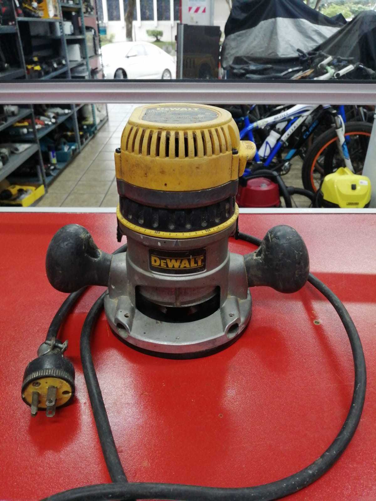 Precio 80 000,00 Dewalt dw616 Router