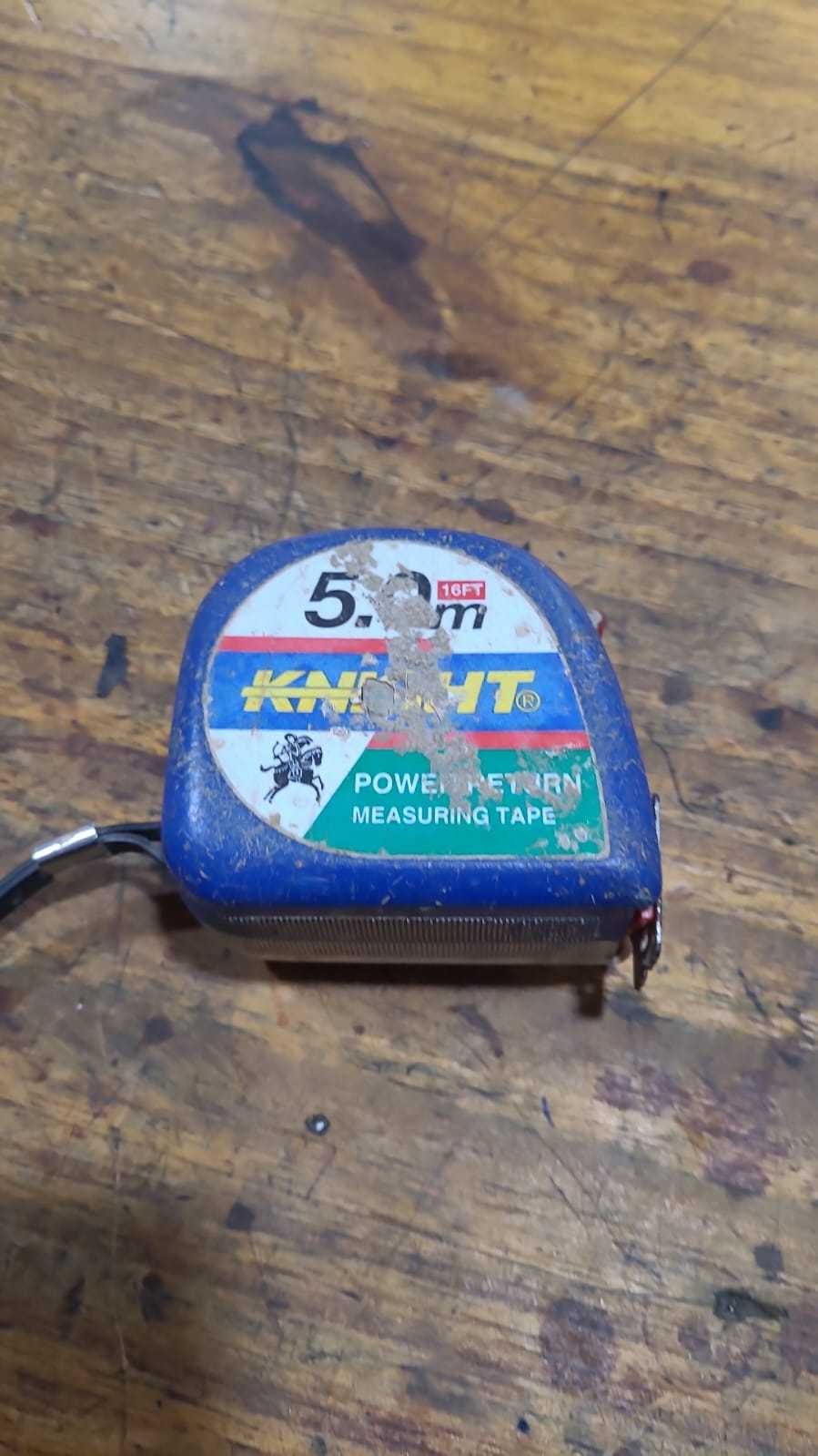 Precio 4 000,00 knigth  Cinta metrica  5 metros