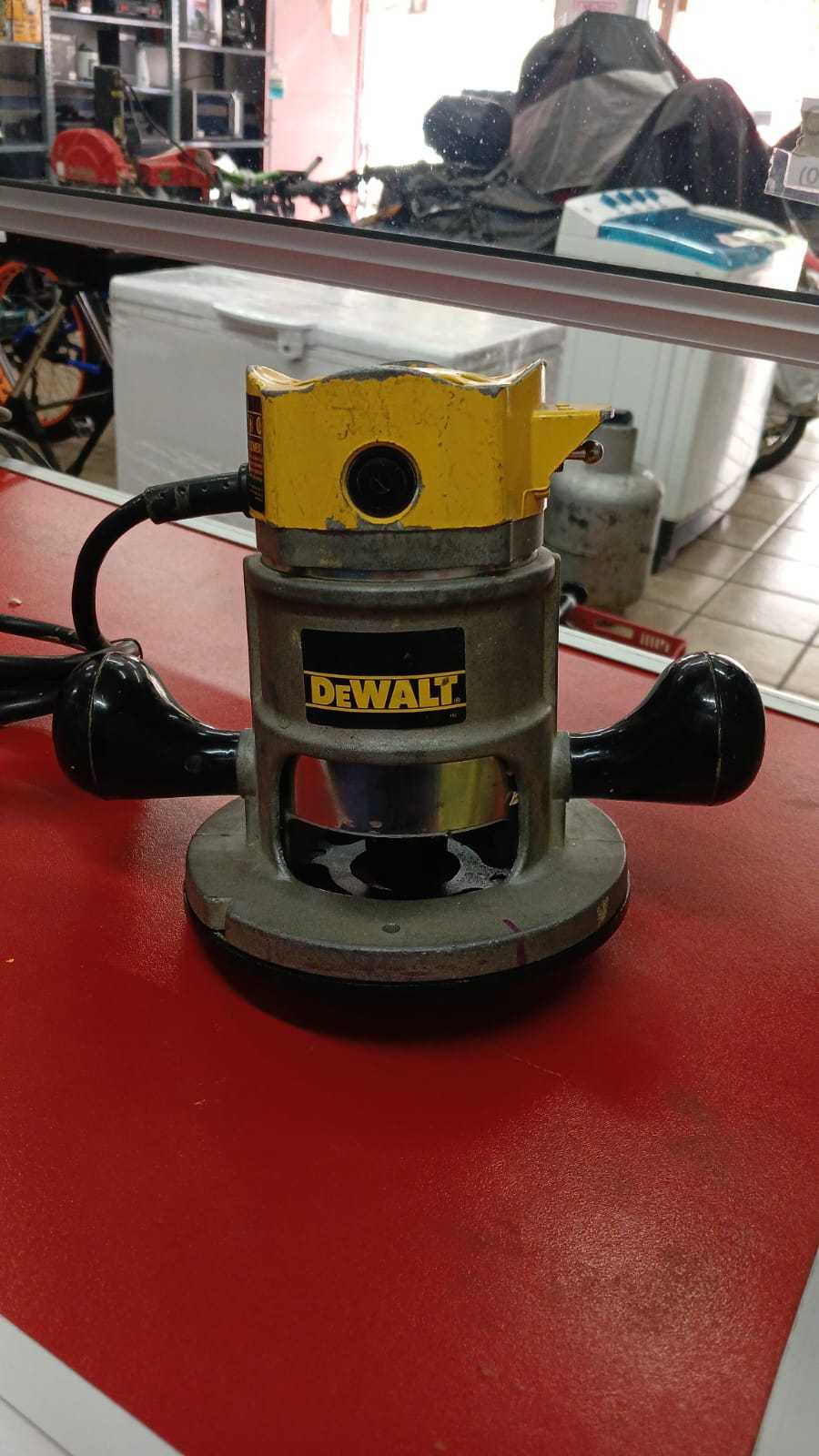 Precio 80 000,00 dewalt dw610 Router