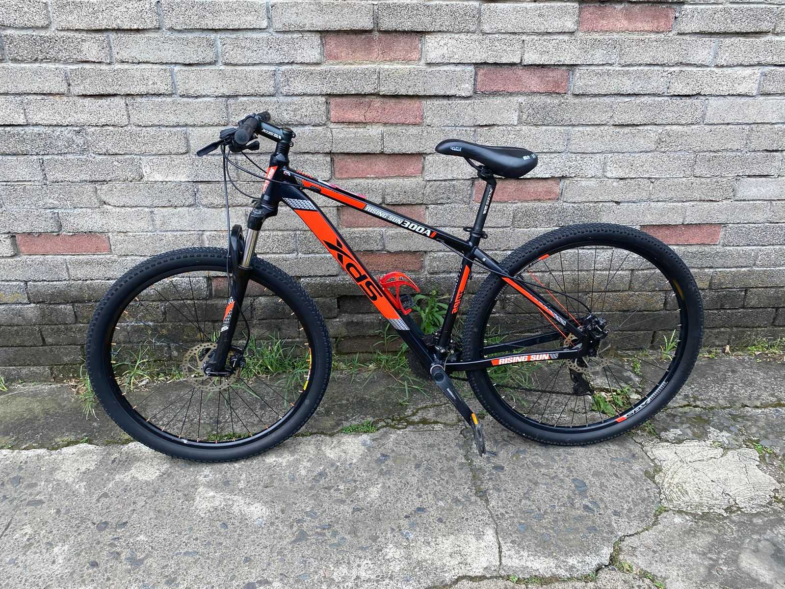 Precio 140 000,00 spx 300A Bicicleta 29 piñon 3 x 8,  frenos hidraulicos