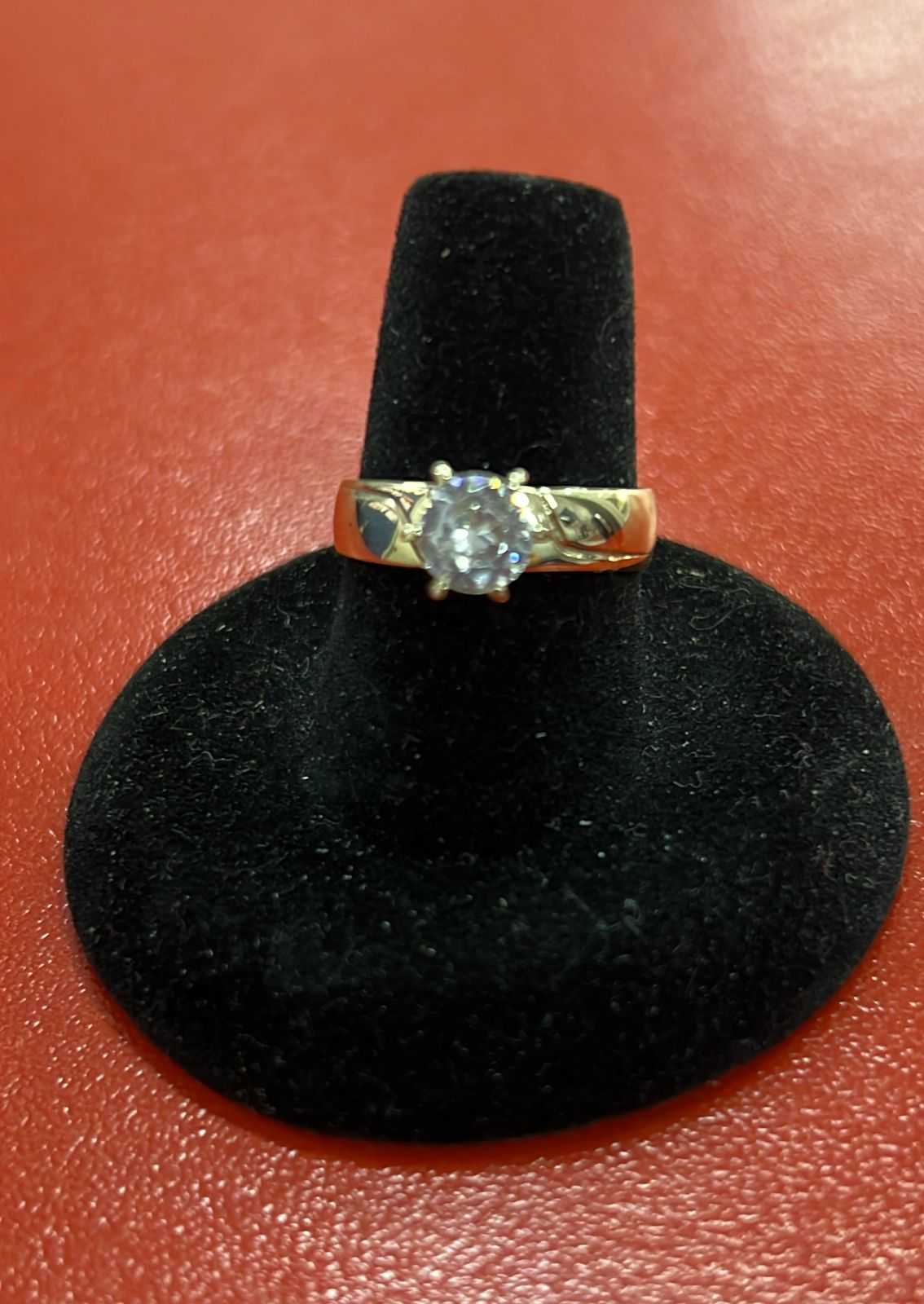 Precio 63 750,00   Anillo con zirconia  talla 7