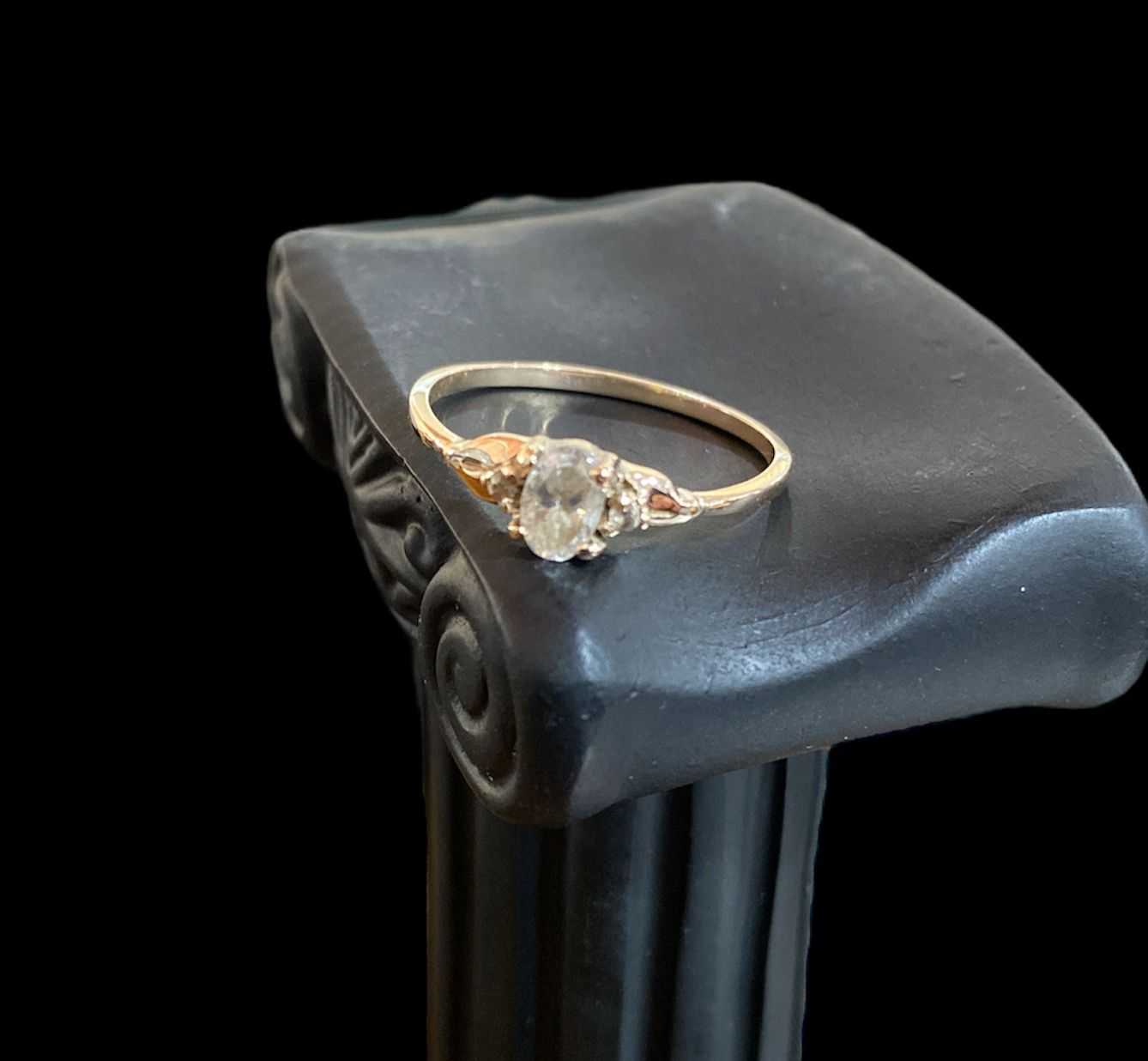 Precio 43 000,00   Anillo compromiso talla 9 1.7g 10k