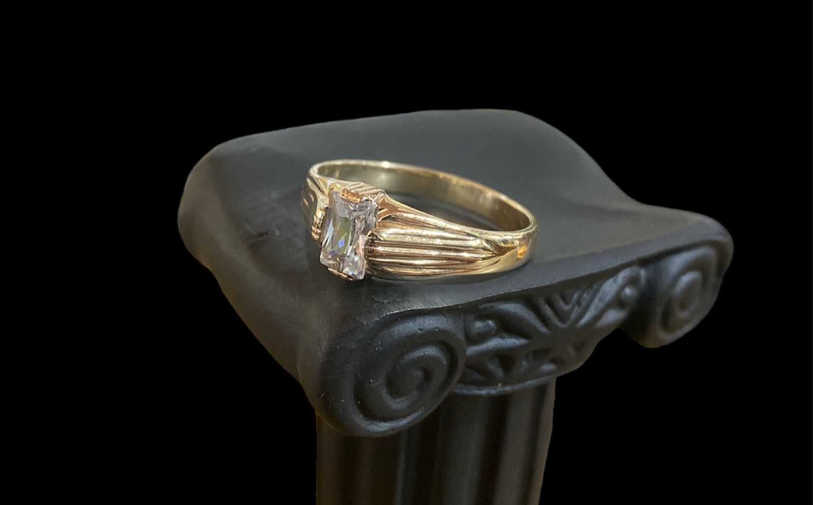 Precio 101 000,00   Anillo zirconia talla 12 4.4g 10k