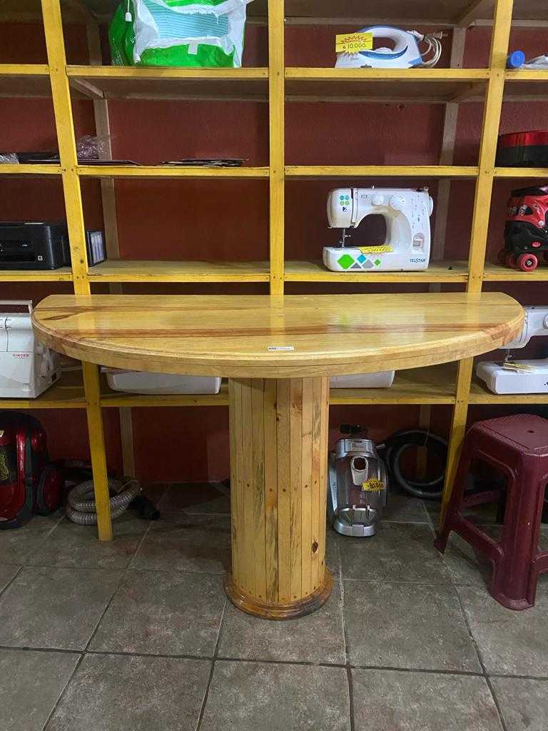 Precio 48 000,00 amarilla  mesa