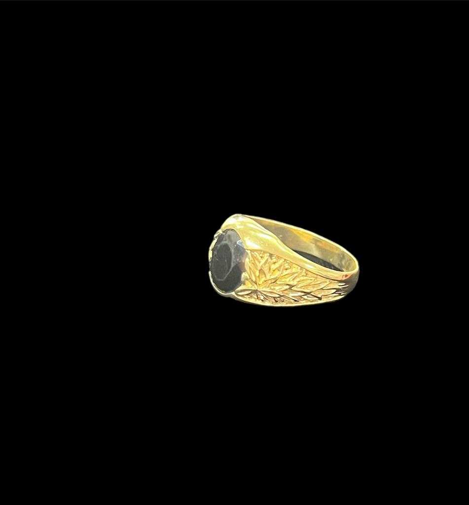 Precio 244 000,00   Anillo zirconia negra, detalle de hojas talla 12