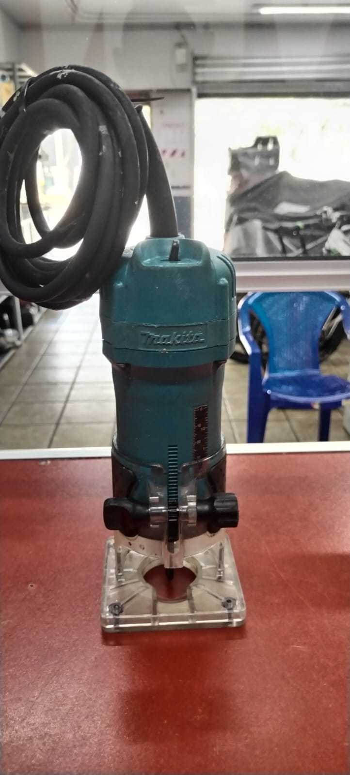 Precio 85 000,00 makita 3709 router makita  530w