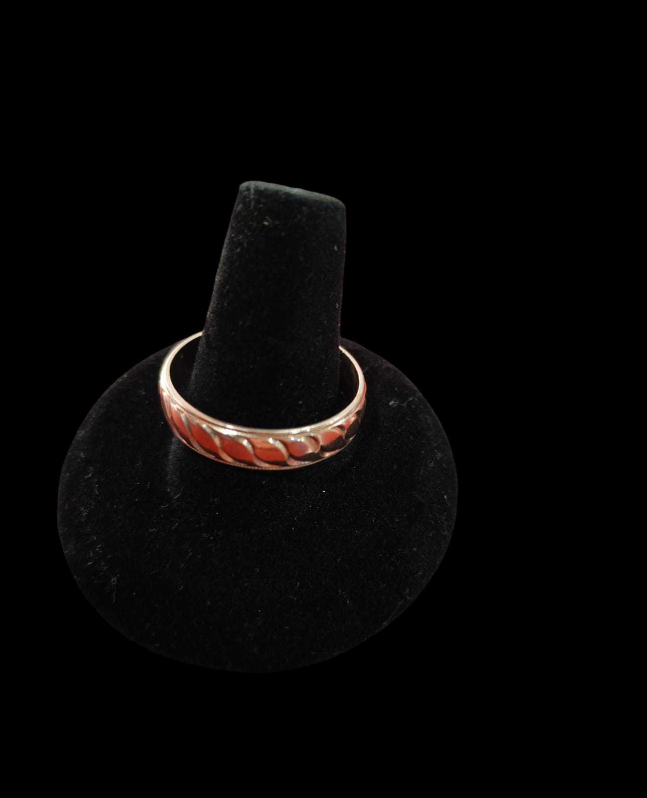 Precio 122 750,00   Anillo de matrimonio con dibujo talla 13 4.88 g 10k