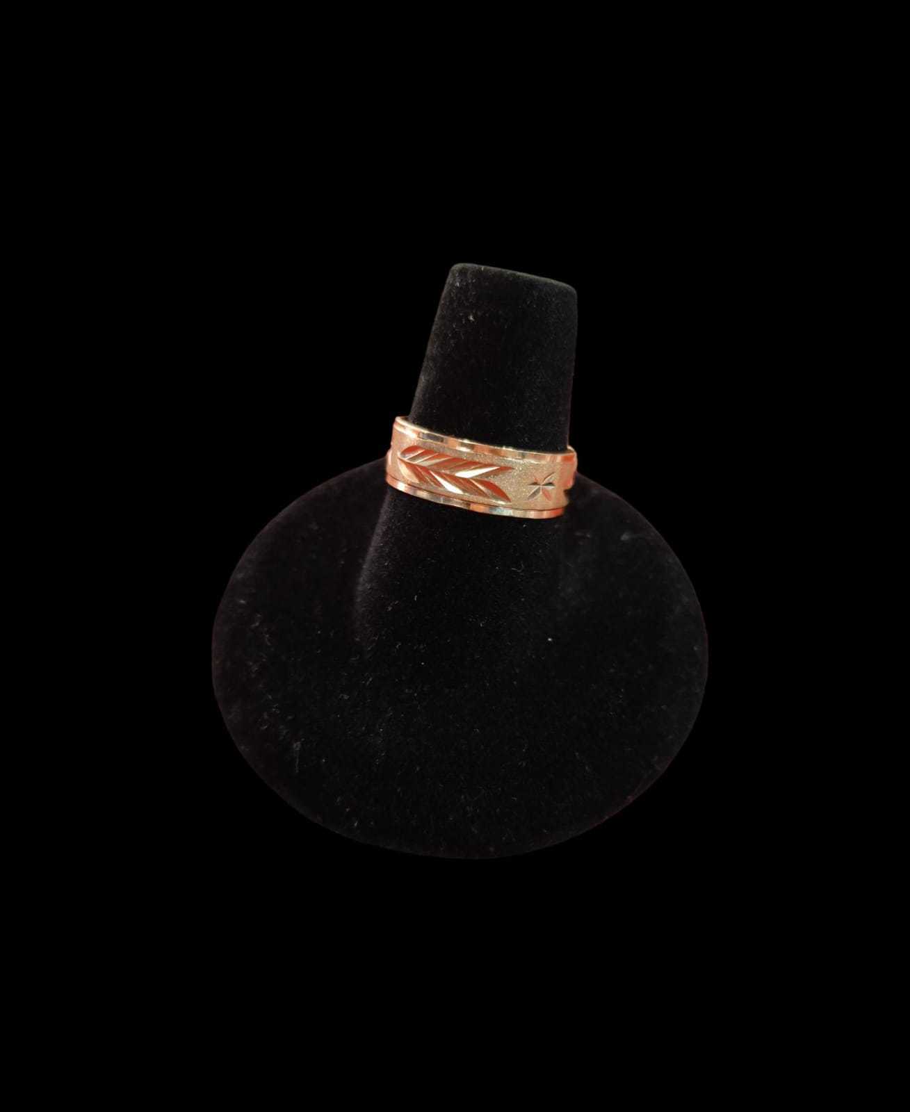 Precio 94 400,00   anillo de matrimonio 2.38g 18 k talla 7