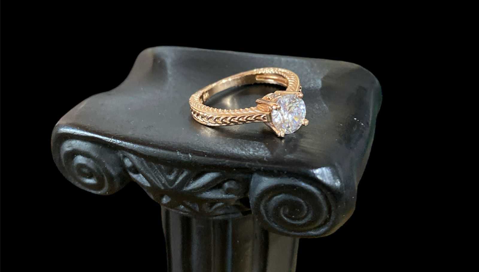 Precio 117 000,00   Anillo compromiso oro rosa talla 6 3.9g 14k