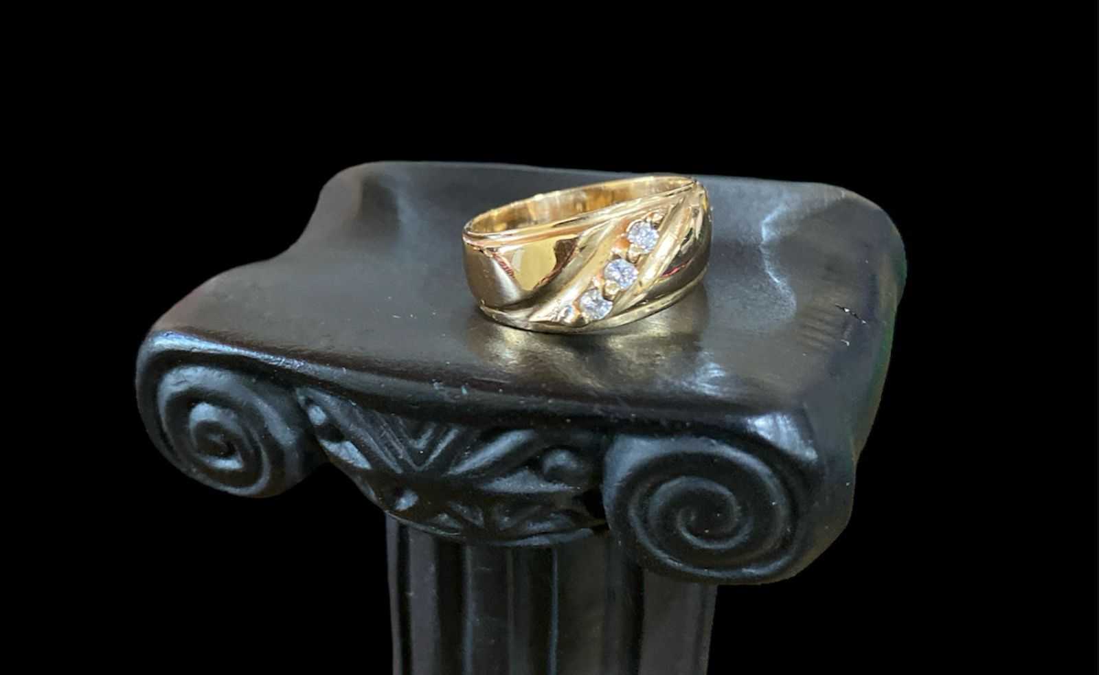 Precio 105 000,00   Anillo compromiso talla 6.5 4.2g 10k