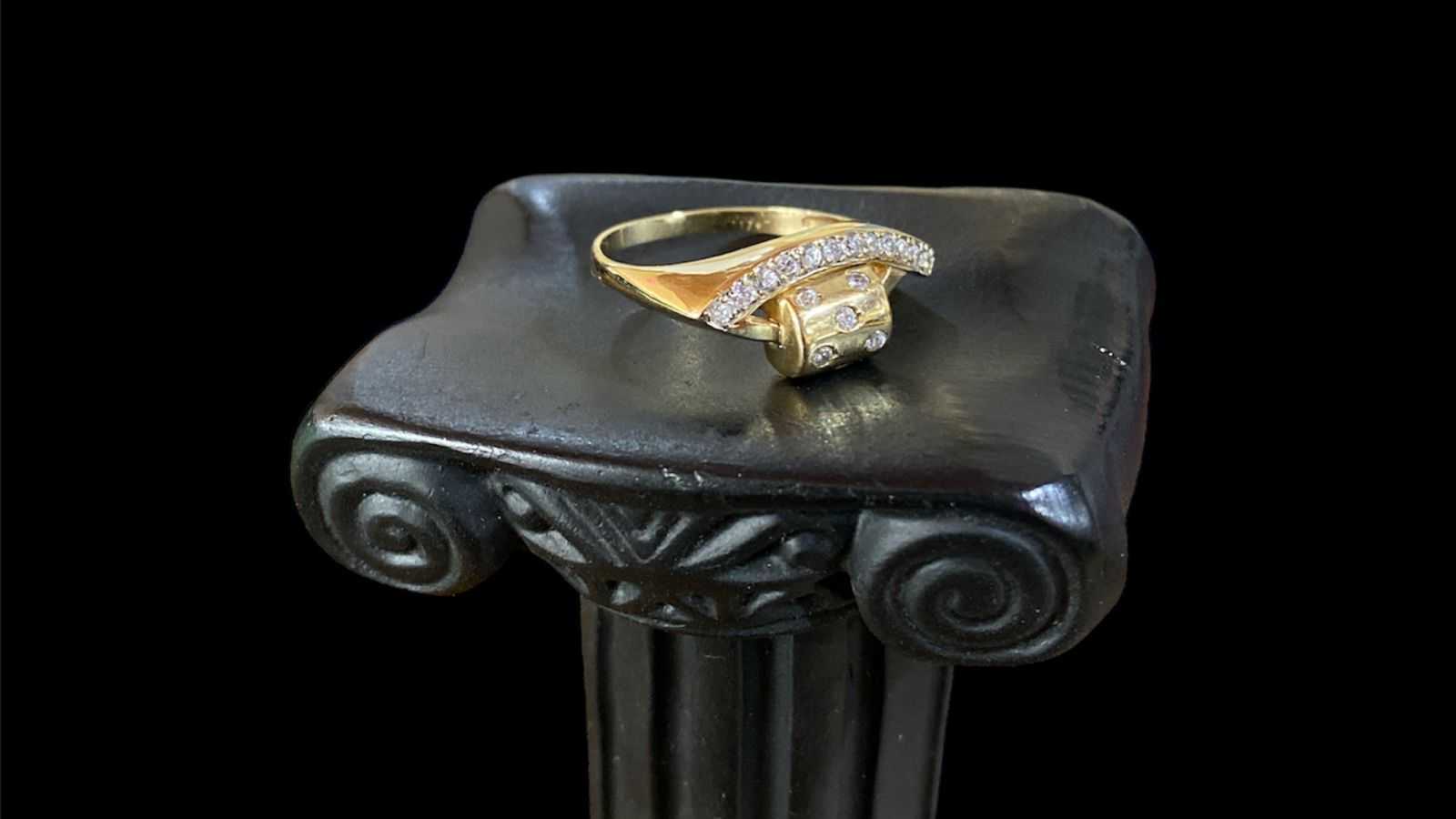 Precio 67 500,00   Anillo dado talla 8 2.9g 10k