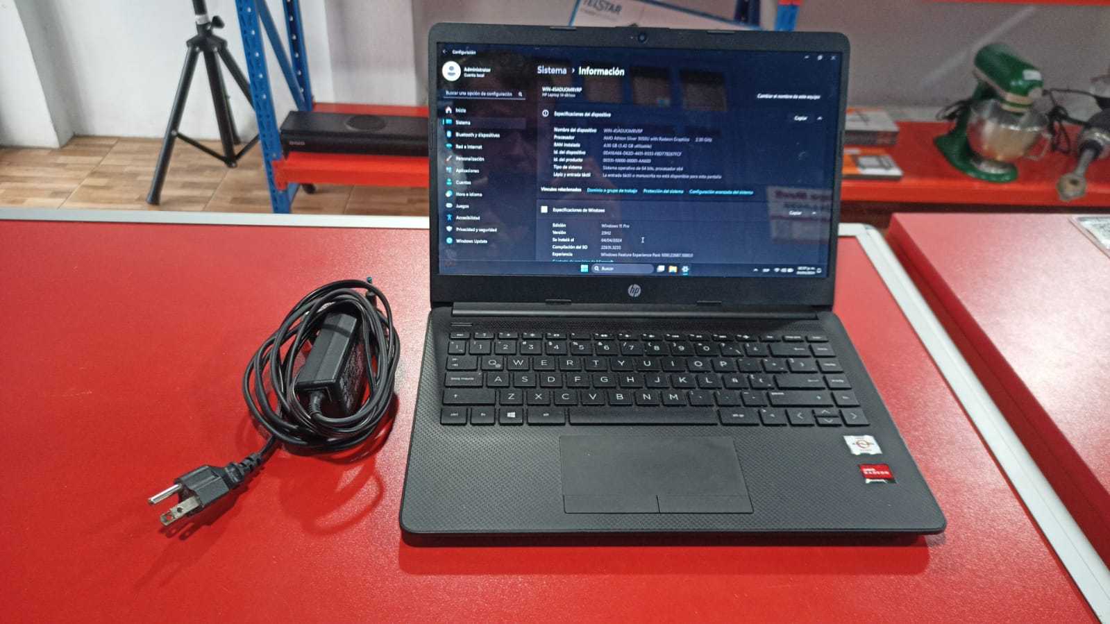 Precio 90 000,00 HP  LAPTOP HP 4 RAM 464 GB AMD ATHLON SILVER 3050U Windows 11 PRO con cargador
