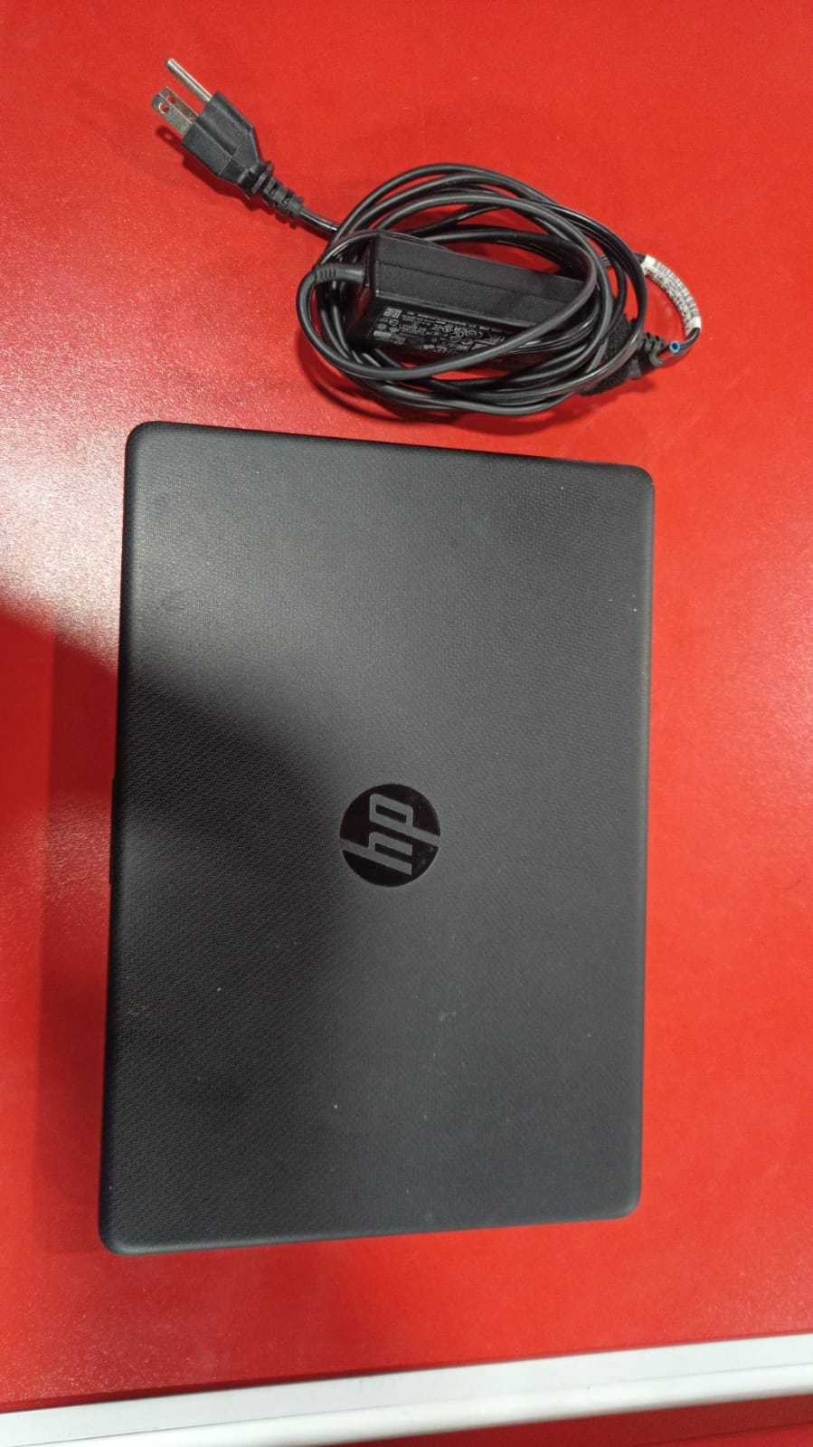 Precio 90 000,00 HP  LAPTOP HP 4 RAM 464 GB AMD ATHLON SILVER 3050U Windows 11 PRO con cargador