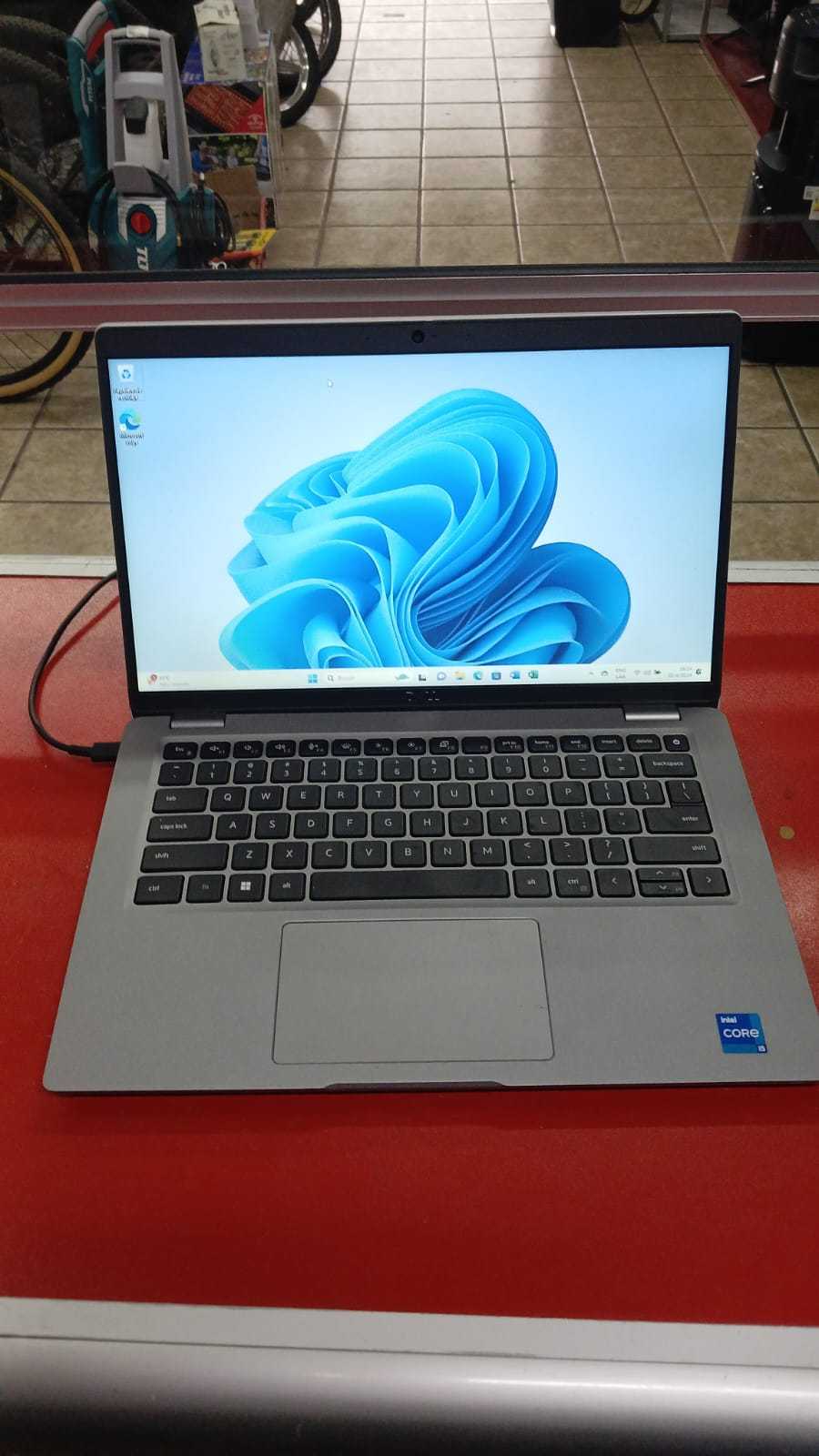 Precio 195 000,00 Dell Latitude 5420 Laptop  i5 de 11TH   32gb ram 256 SSDD  con cargador