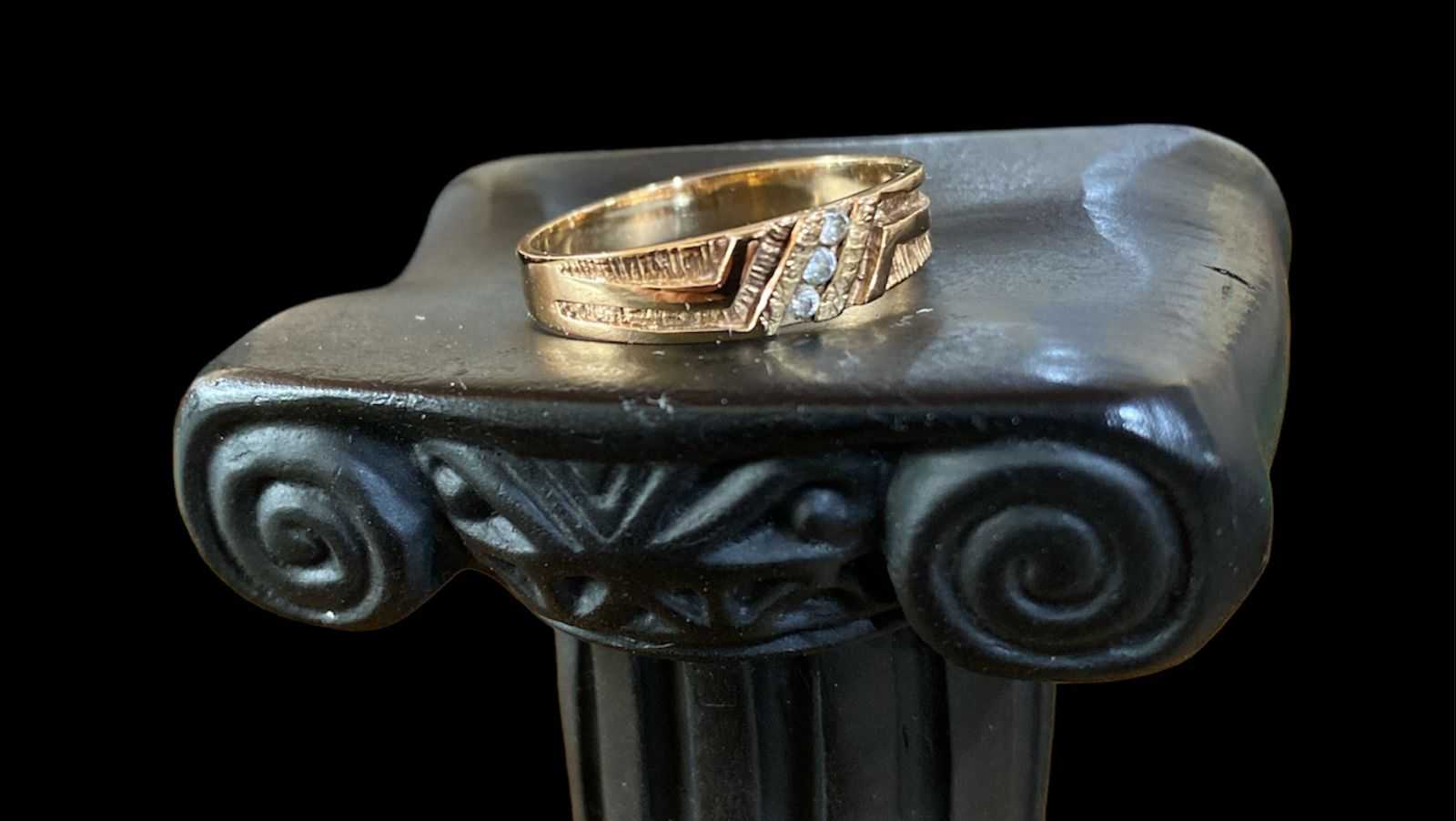 Precio 75 000,00   Anillo tres lineas talla 10 3g 10k