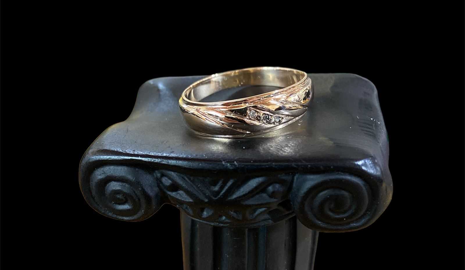 Precio 133 750,00   Anillo matrimonio talla 15 5.5g 10k