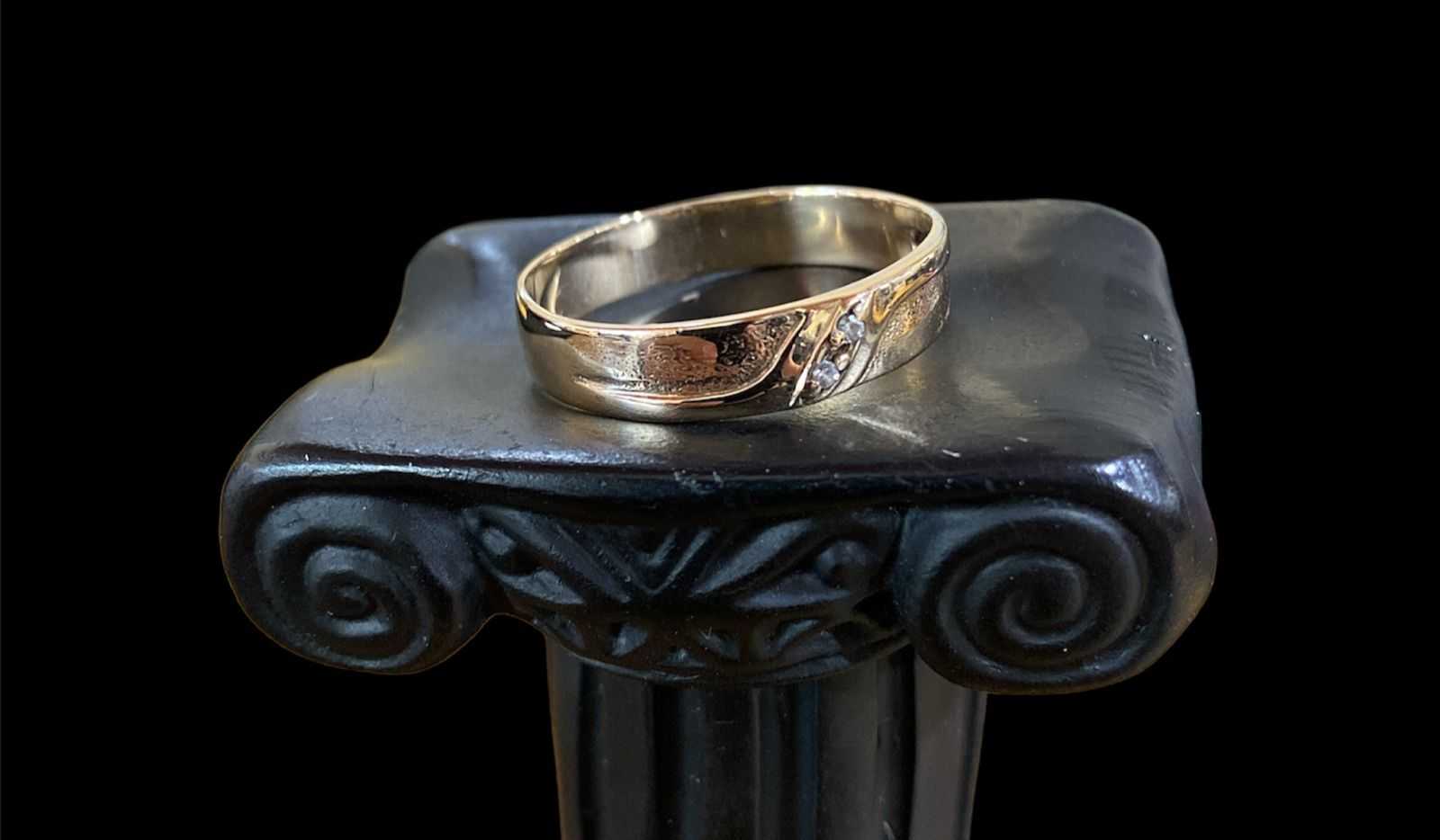 Precio 115 000,00   Anillo matrimonio talla 15 4.6g 10k
