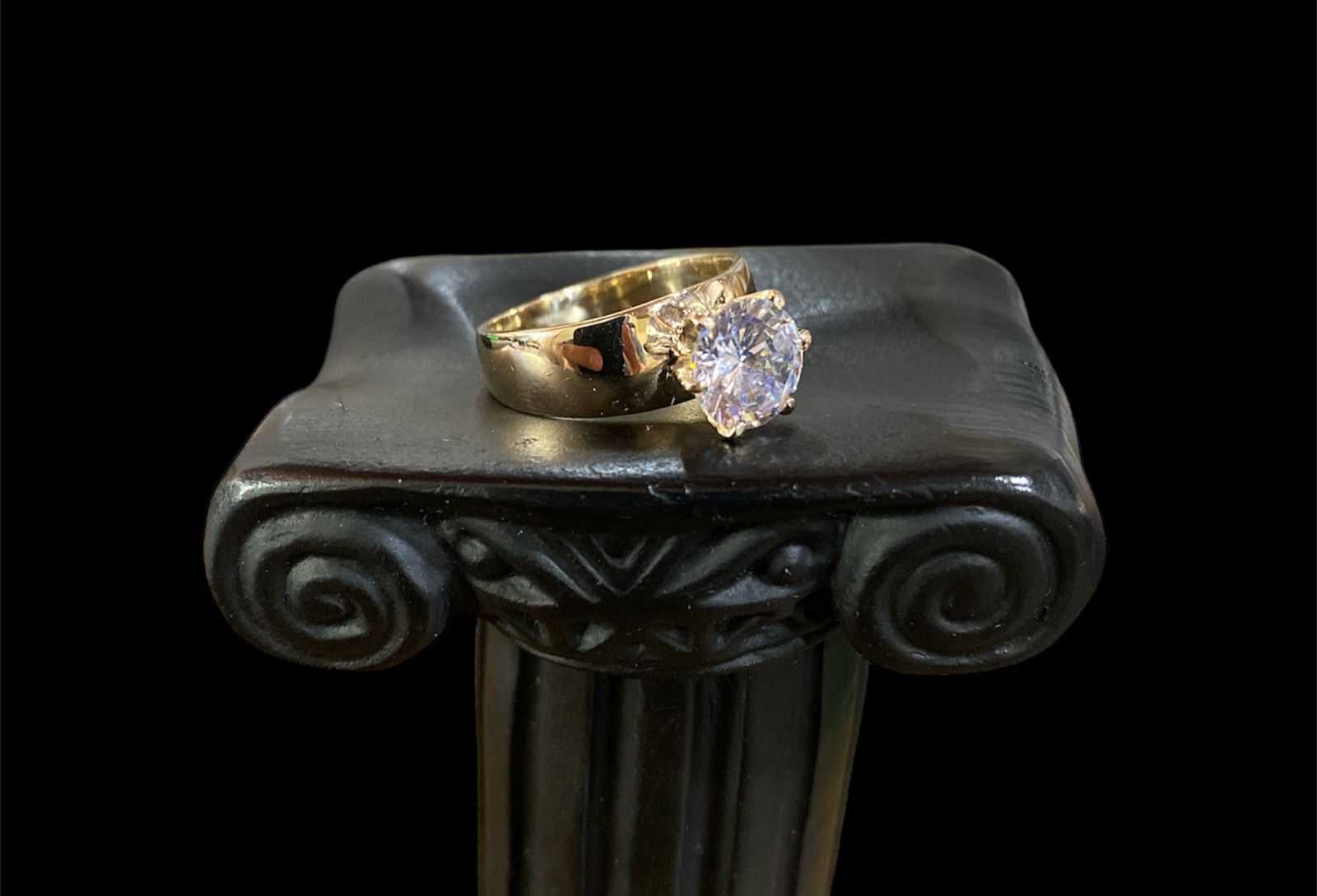Precio 99 250,00   Anillo compromiso talla 7 4.64g 10k