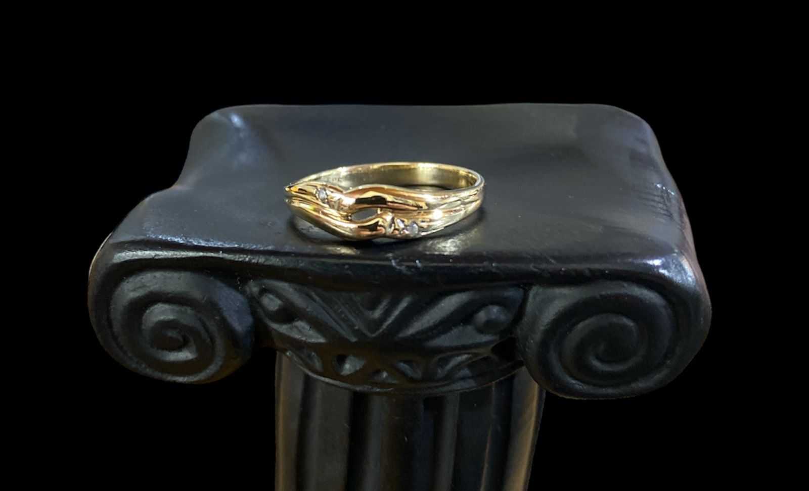 Precio 56 000,00   Anillo oro zirconia 1.73g 14k