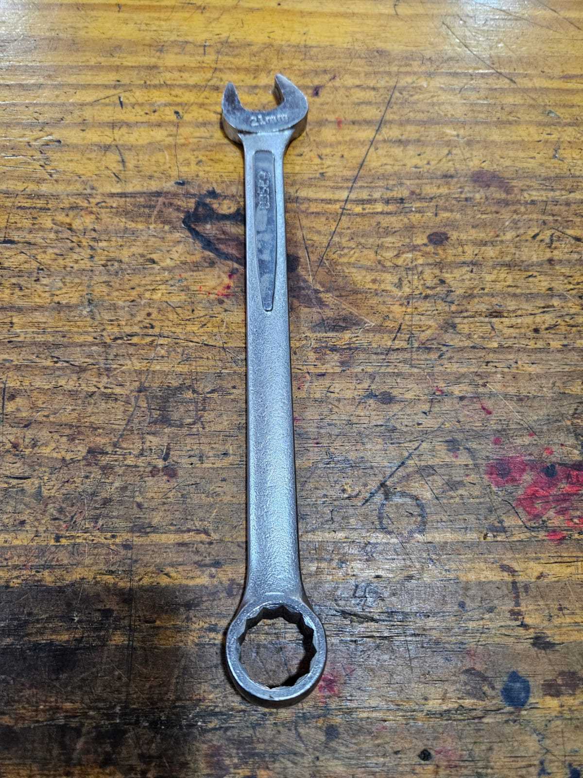 Precio 7 000,00 nd  Llave mecanica 21