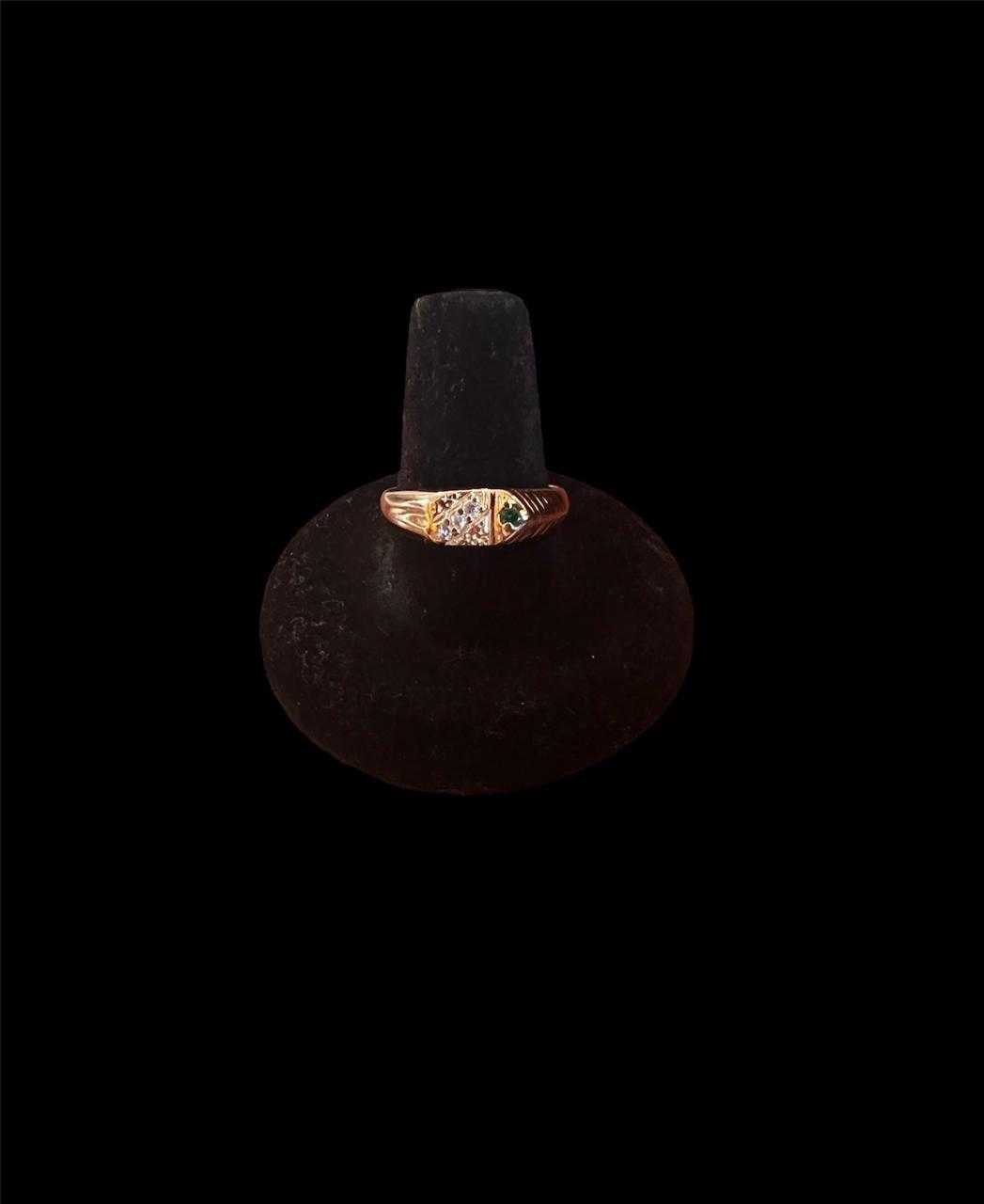 Precio 122 000,00   Anillo zirconita verde y blanca talla 9