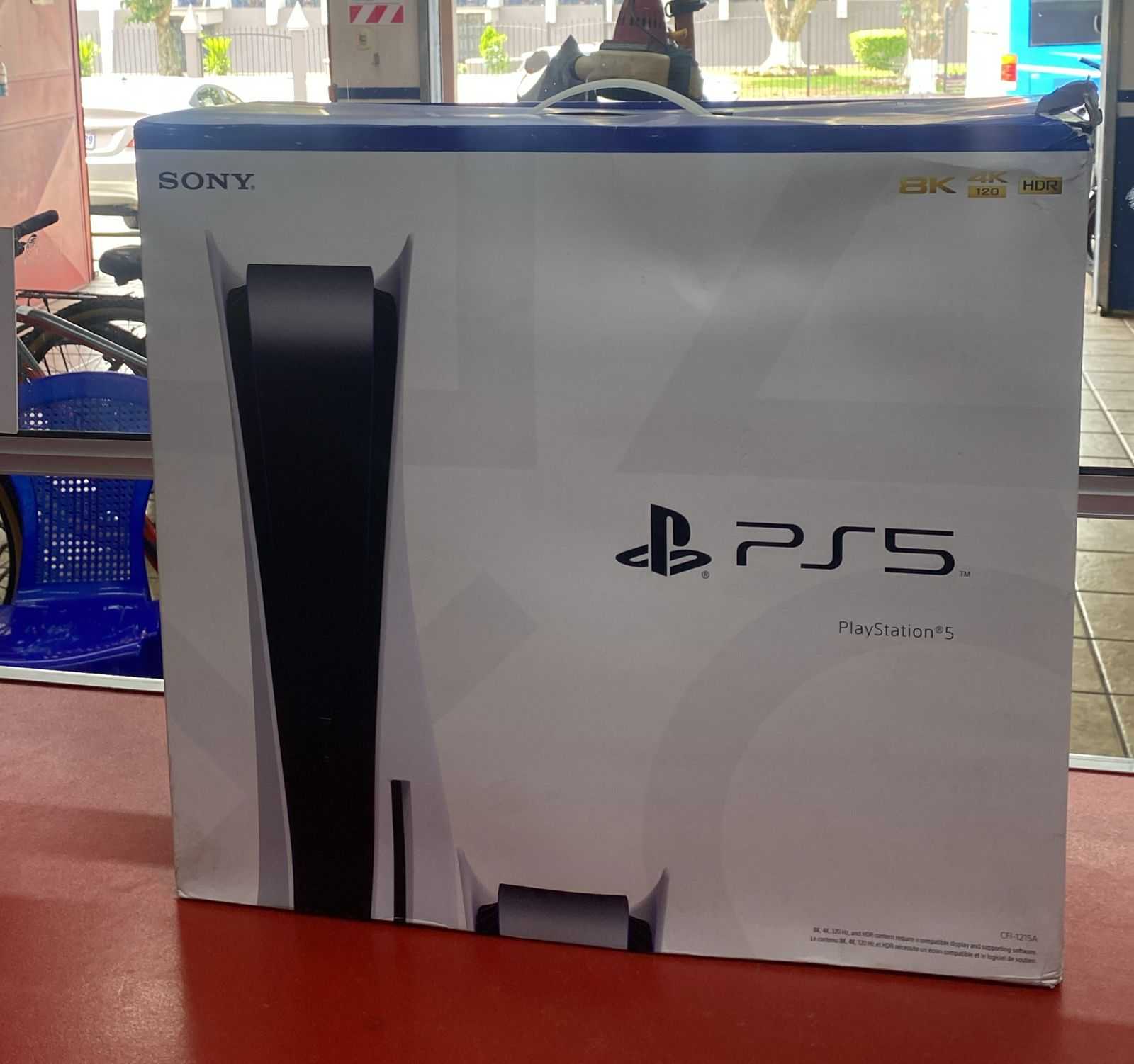 Precio 210 000,00 PLAYSTATION disco Consola Ps5 version de disco 667gb con control y cables