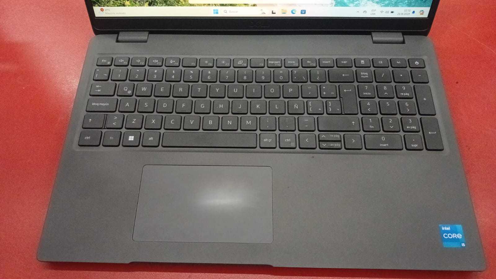 Precio 250 000,00 dell latitude 3540 laptop con cargador  i5 13th 256gb  SSDD 8 gbram