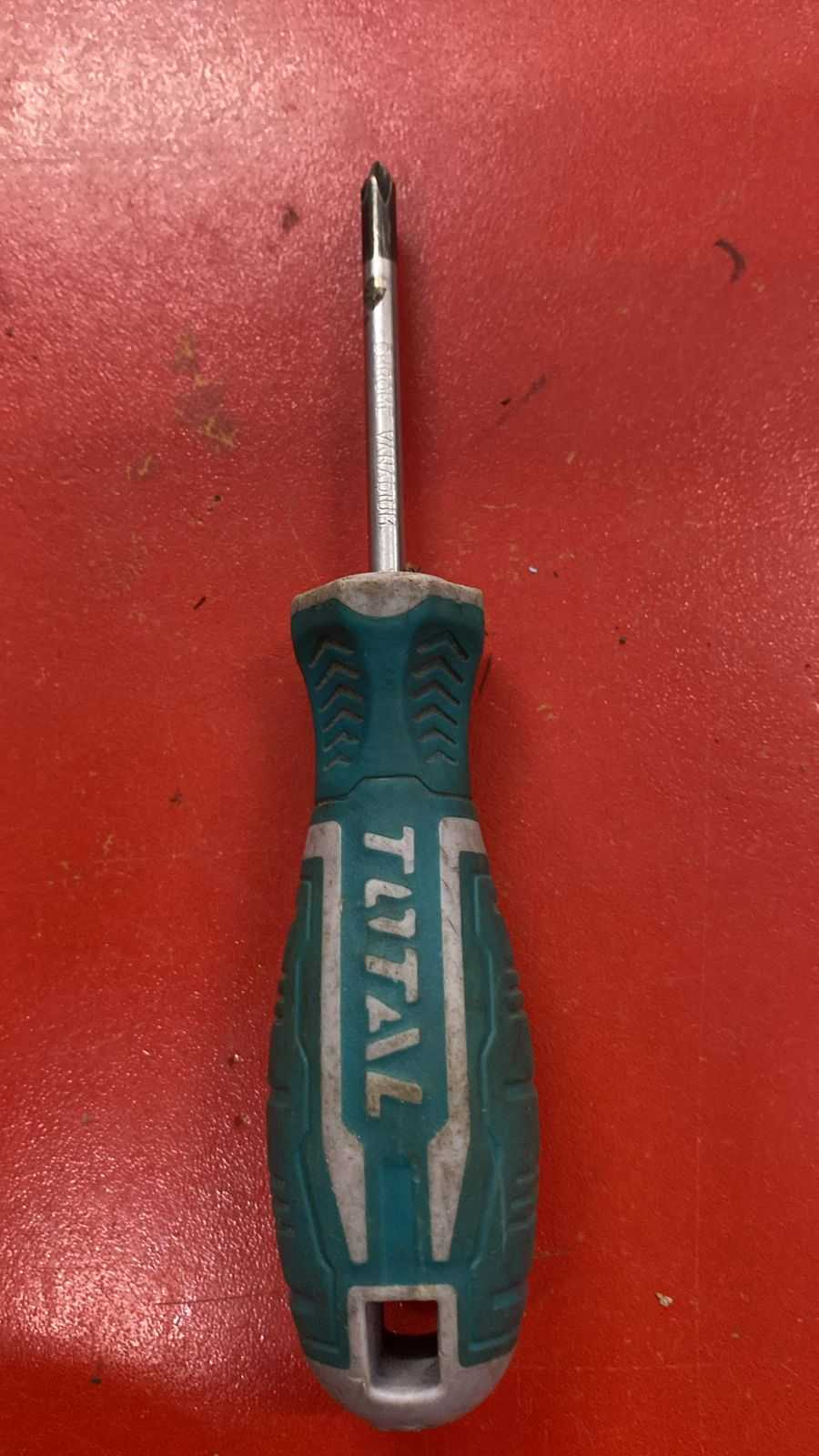 Precio 1 300,00 total  Desatornillador de cruz
