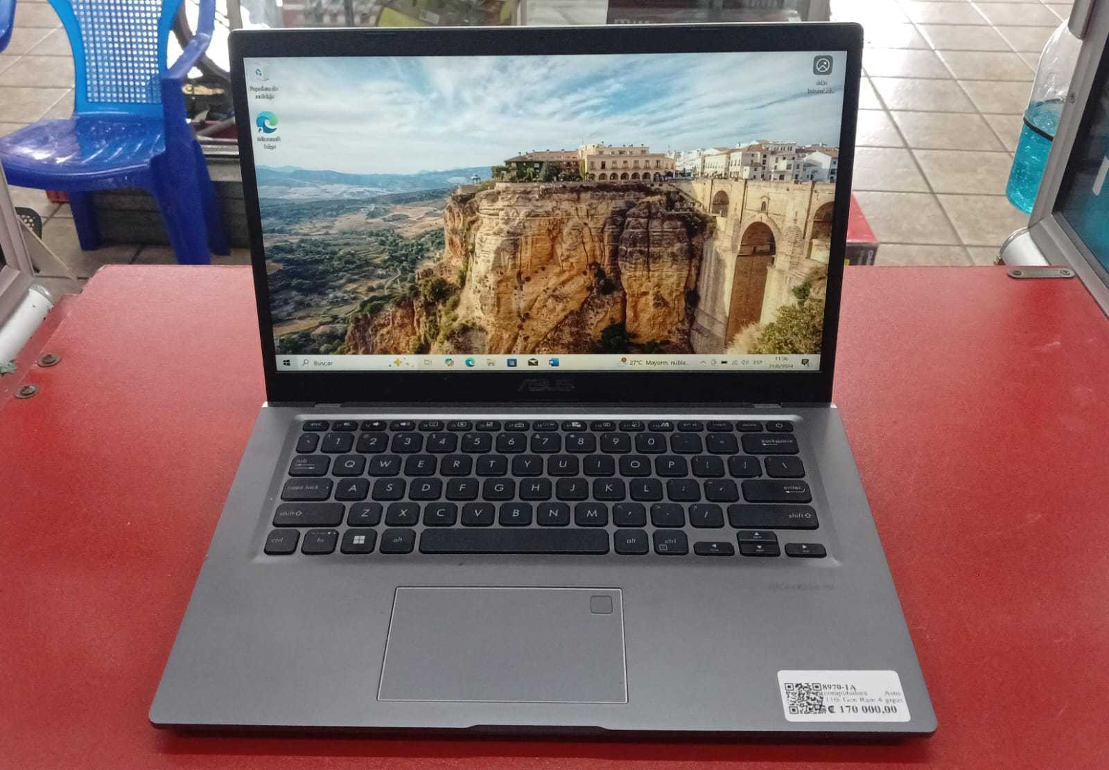 Precio 140 000,00 Asus F415E computadora Asus  core i3 11th Gen 4gb ram  128gb SSDD