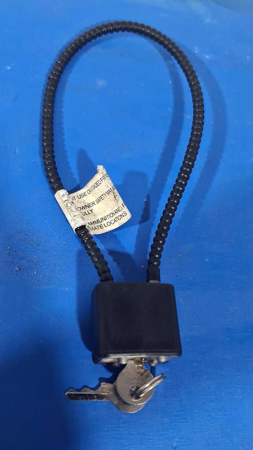 Precio 2 000,00 GENERICO  CANDADO TIPO ABRASADERA CON LLAVE