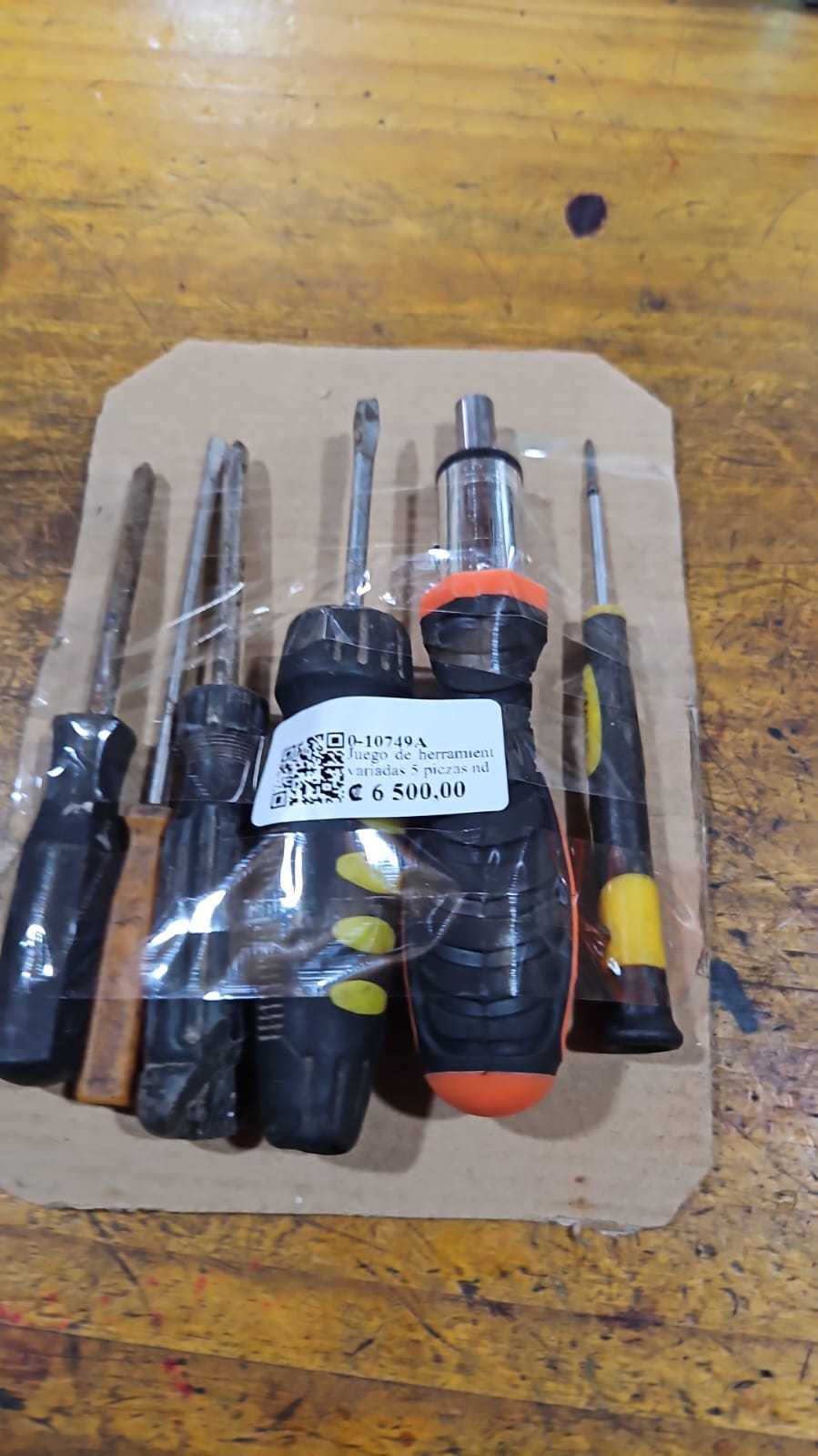 Precio 6 500,00 nd  Juego de herramientas variadas 5 piezas