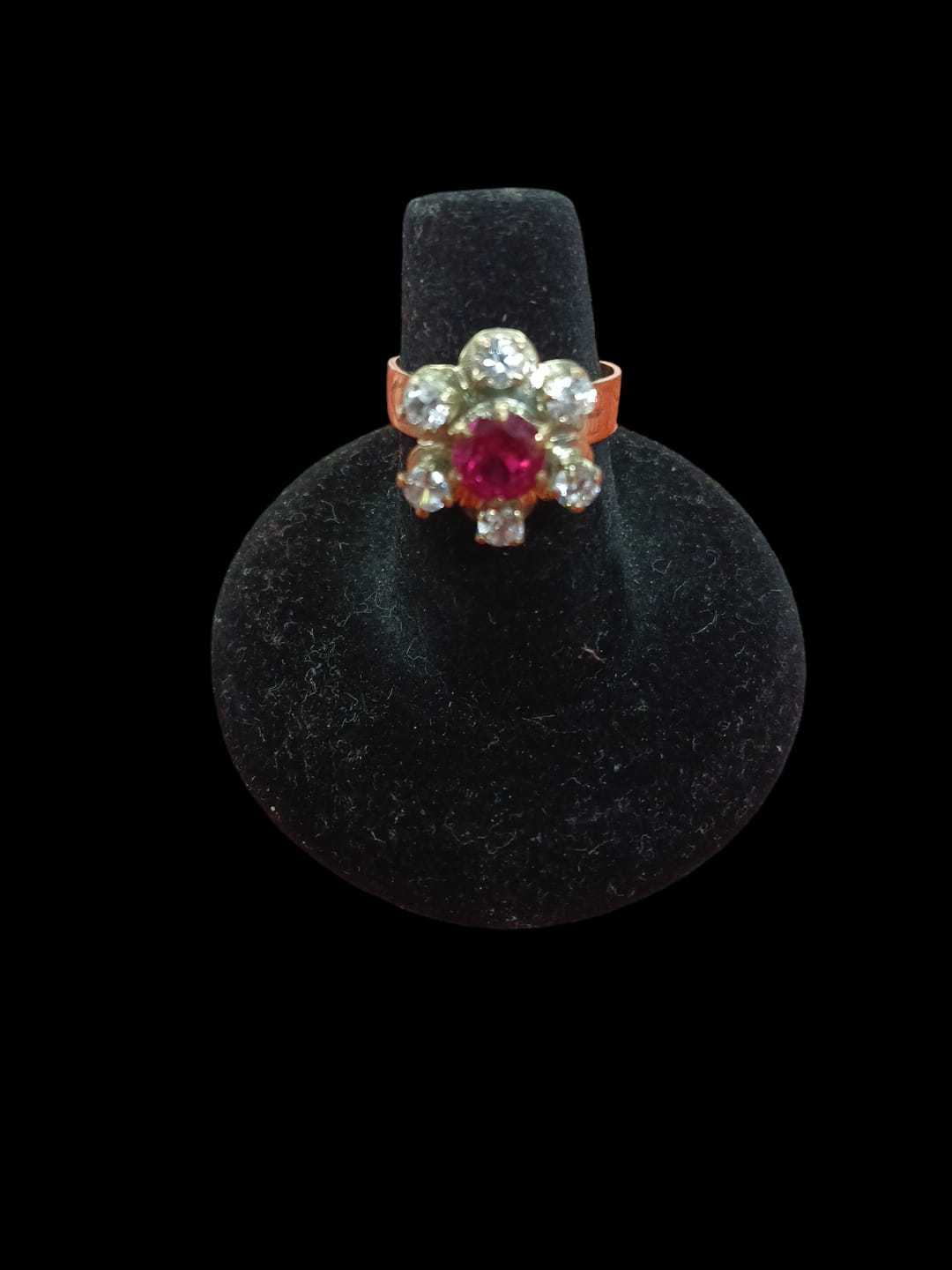 Precio 105 000,00   Anillo forma de flor