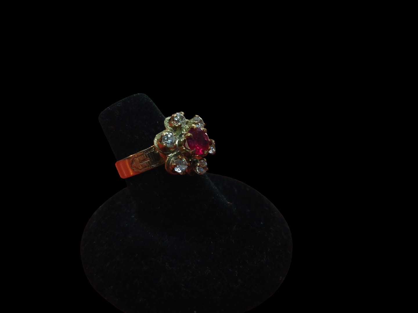 Precio 105 000,00   Anillo forma de flor