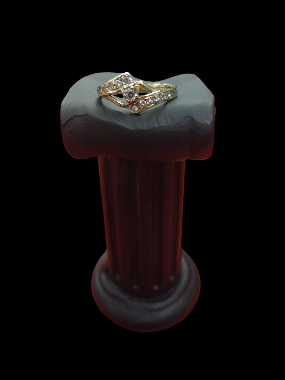 Precio 58 000,00   anillo con zirconia blanca talla 8 12