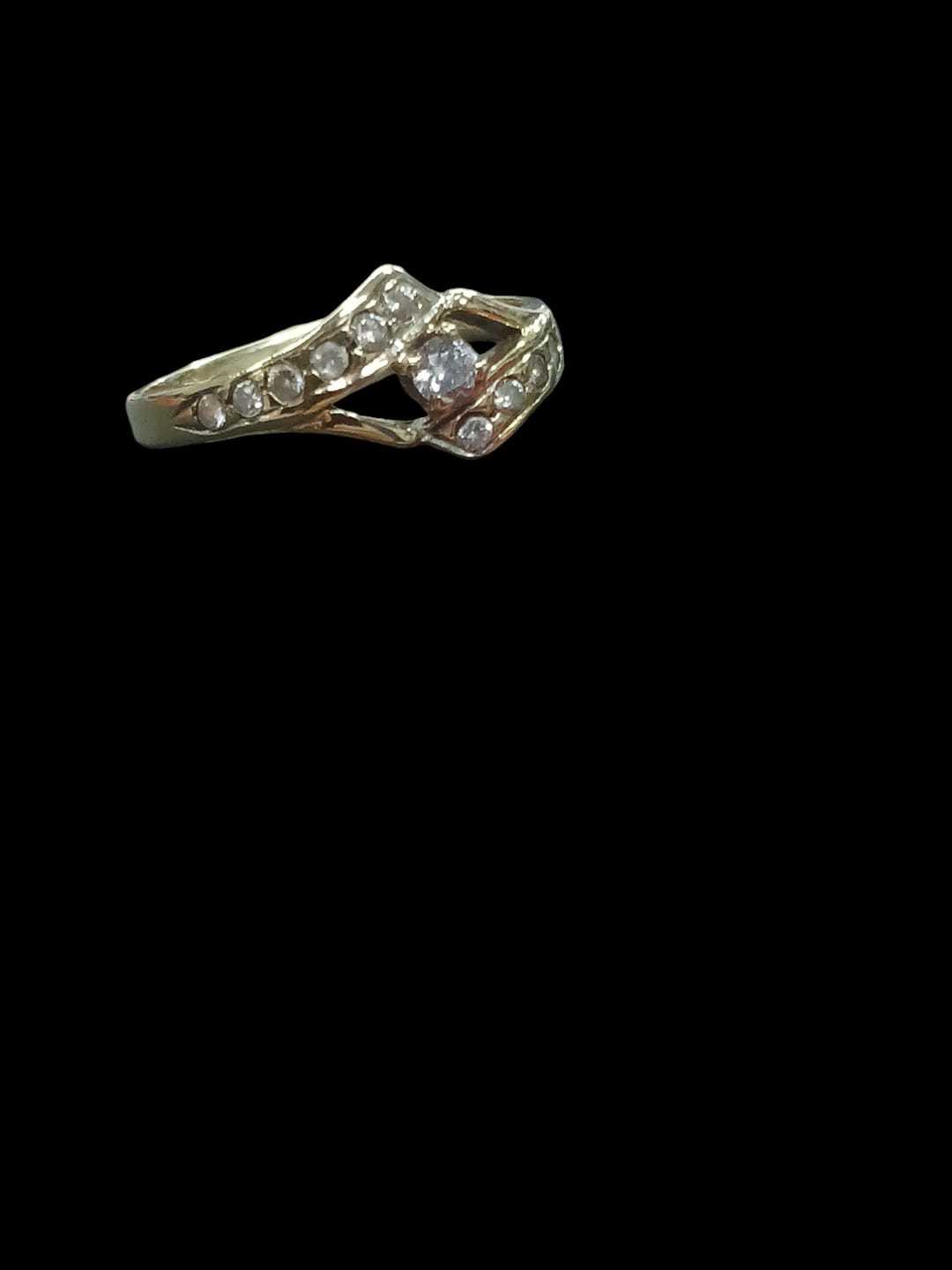 Precio 58 000,00   anillo con zirconia blanca talla 8 12