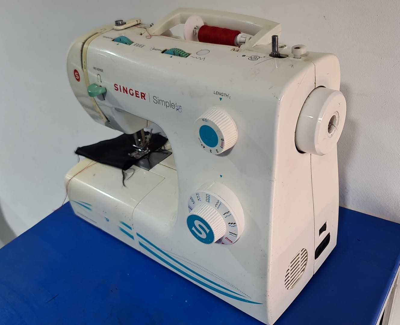 Precio 85 000,00 SINGER SIMPLE 2263 MAQUINA DE COCER  DE PEDAL. para coser en telas gruesas como mezclilla y algodón; decorativas y flexibles para trabajar en tejidos elásticos.