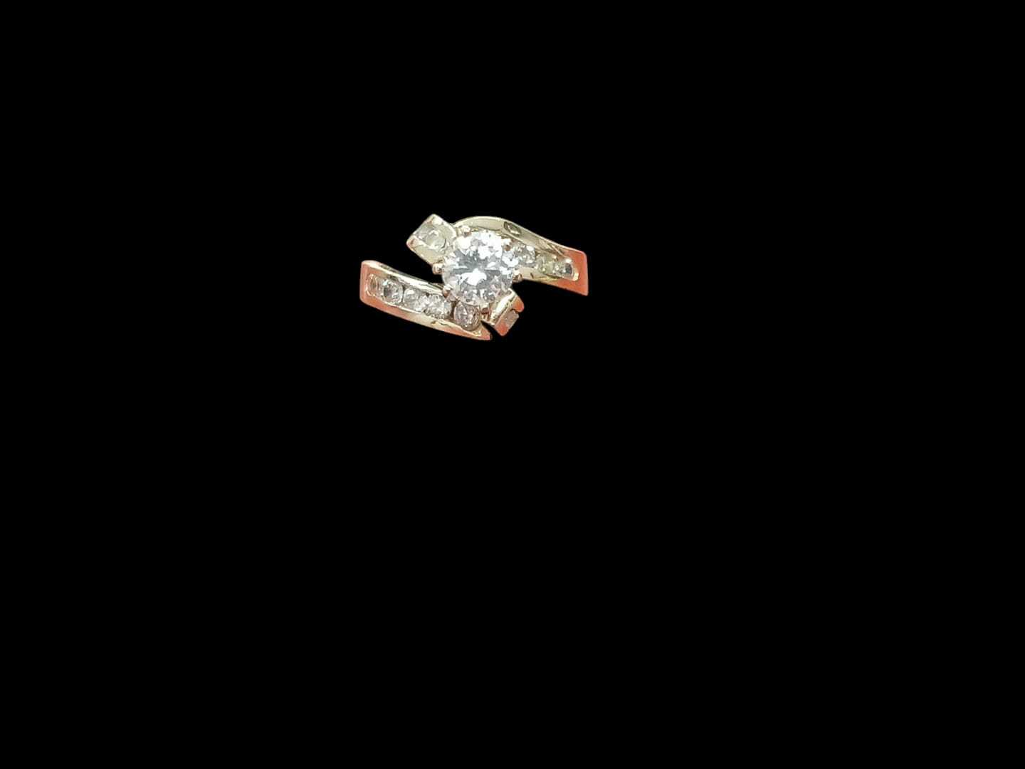 Precio 75 000,00   anillo con zirconia grande talla 6 12